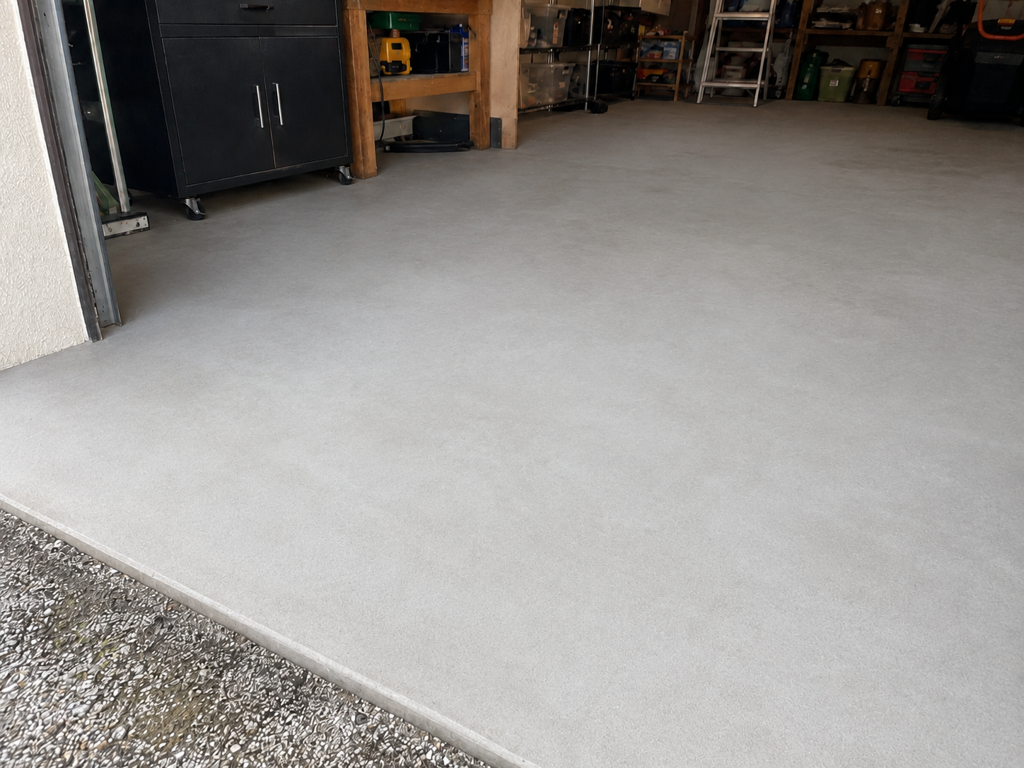 Dalle béton neuve, plane et lissée, garage à Châteaubriant